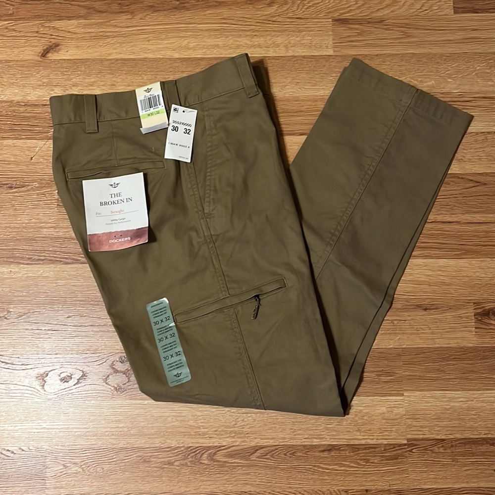 30X32 Men’s Dockers straight fit utility cargo dark khaki pants